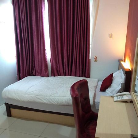 D&D Guest House & Cafe Syariah Medan Eksteriør billede