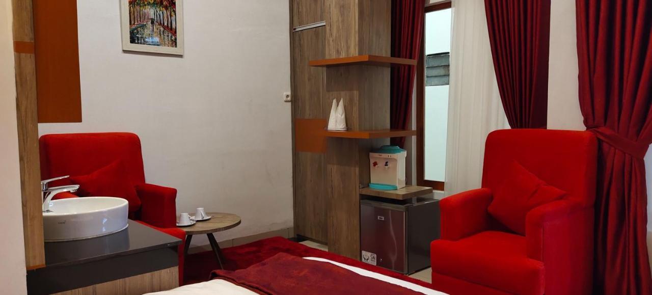 D&D Guest House & Cafe Syariah Medan Eksteriør billede