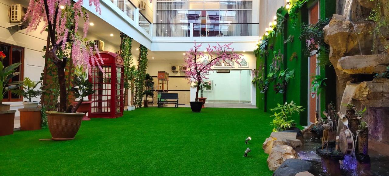 D&D Guest House & Cafe Syariah Medan Eksteriør billede